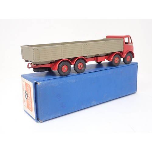 371 - Dinky Toys 501 1st type Foden 8-wheel Wagon with grey back and red chassis, boxed