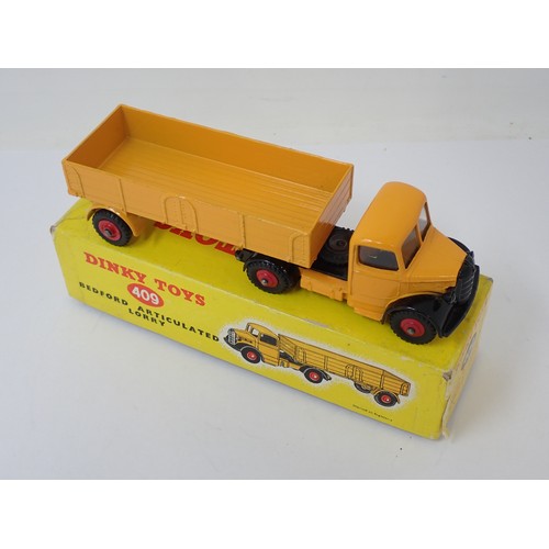 400 - Dinky Toys 409 Bedford Articulated Lorry with windows, boxed