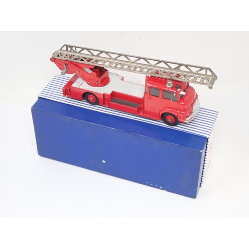 407 - Dinky Toys 956 Turntable Fire Escape, supplied by Premium Tea, leaflet enclosed, superb box and pack... 