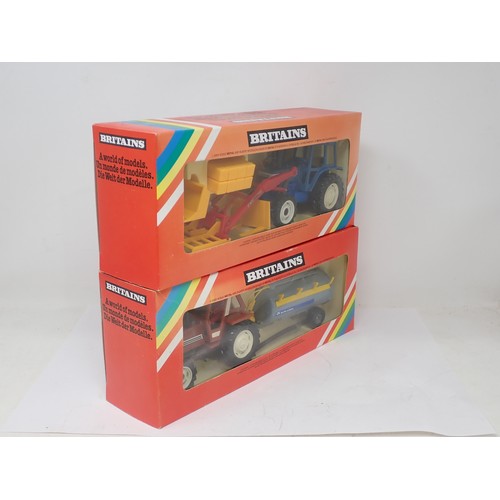 422 - Britains 9584 Ford TW-20 with bale grab and Britains 9585 Fiat 880 DT with tank, boxed