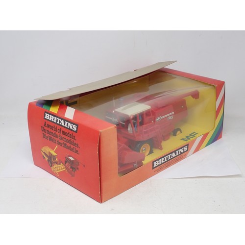 424 - Britain 9570 Massey-Ferguson 760 Combine Harvester, boxed