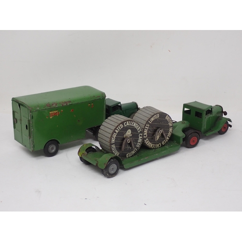 445 - A Triang Minic Express Service Articulated Lorry and a Low loader with cable drums