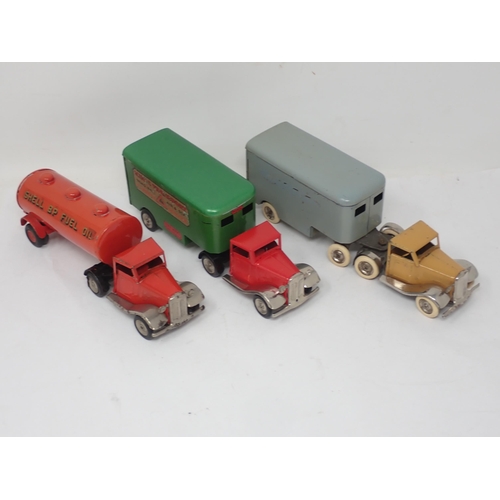 453 - Two Triang Minic Articulated Lorries and a Shell Fuel Tanker