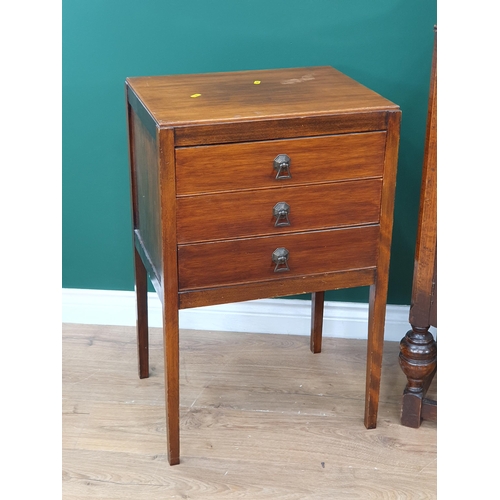 92 - A 1920's oak Mirror back Sideboard 5ft 3