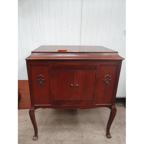 606 - A mahogany cased 