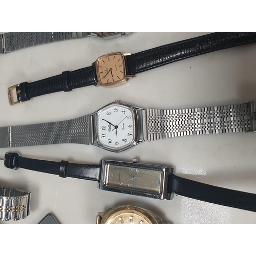 221 - A quantity of Ladies and Gents Wristwatches