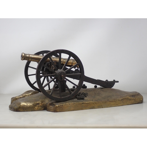 1181 - A well built scale Model of a 19th Century Royal Artillery Field Cannon with wooden wheels and carri... 