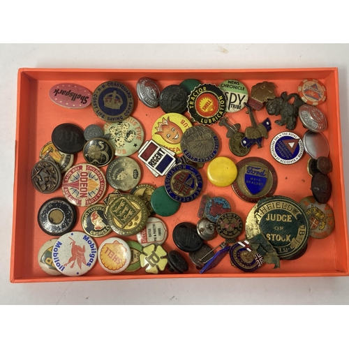 1113 - Approximately 60 assorted Badges and Buttons including 'The Field Judge of Stock 1912', 'Shell Tract... 