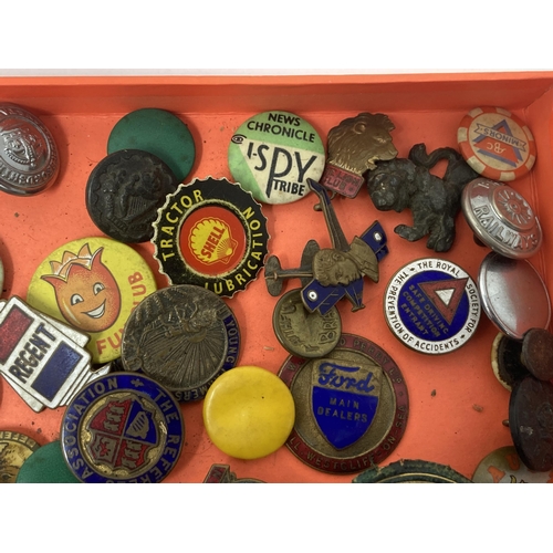 1113 - Approximately 60 assorted Badges and Buttons including 'The Field Judge of Stock 1912', 'Shell Tract... 