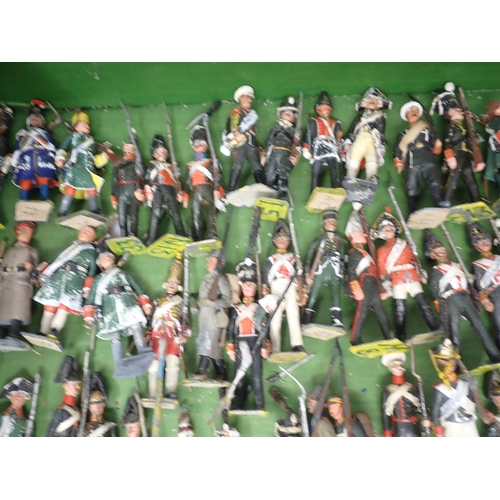 1173 - Approximately 200 hand painted diecast Figures of Soldiers in historical uniforms, some A/F