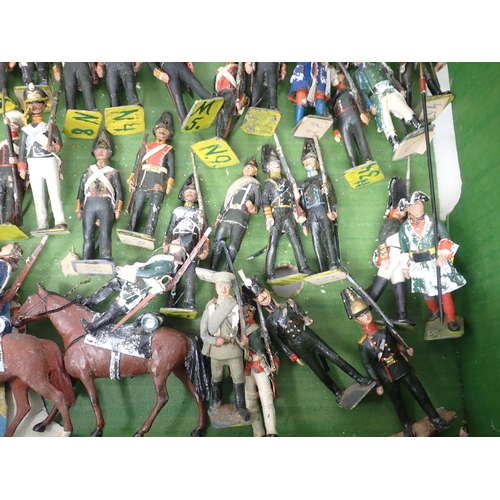 1173 - Approximately 200 hand painted diecast Figures of Soldiers in historical uniforms, some A/F