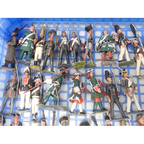 1173 - Approximately 200 hand painted diecast Figures of Soldiers in historical uniforms, some A/F