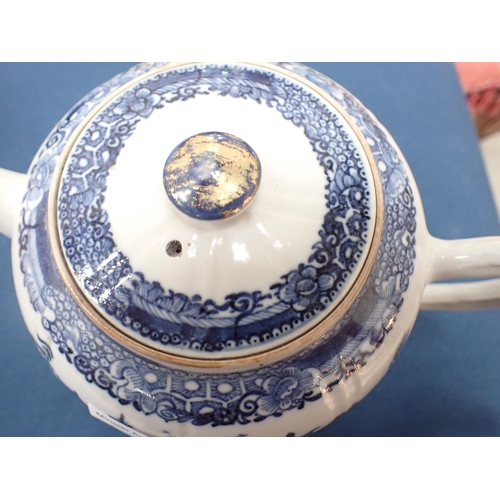 372 - A Chinese blue & white Teapot and Cover decorated buildings and figures in a landscape with gilt det... 