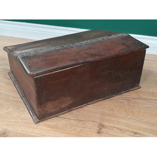 542 - An 18th Century country elm slope fronted Desk Box, the hinged lid enclosing three drawers 1ft 8in W... 