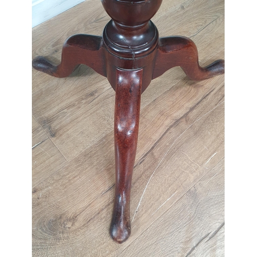 600 - A Georgian mahogany Pillar Table with dished circular top on gun barrel turned column and tripod bas... 