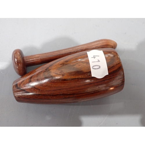 410 - A turned boxwood Bottle Case with threaded cover, 4¼in H, a small turned wood Pestle & Mortar, a tur... 