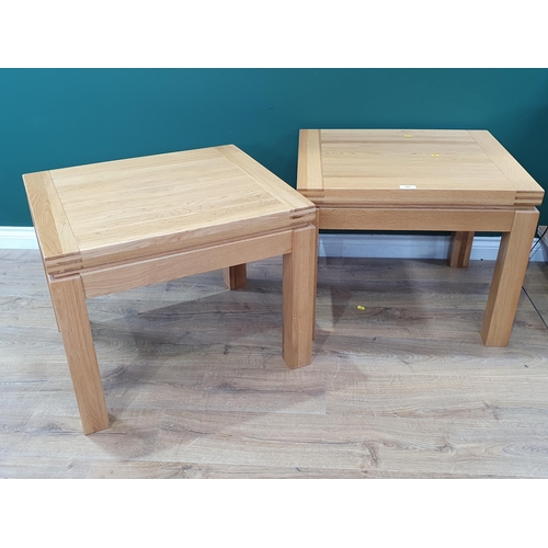 664 - A pair of modern oak Coffee Tables 2ft 4in W x 1ft 10in H