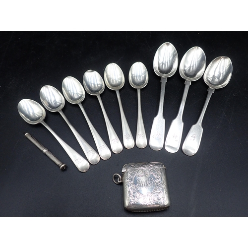 79 - Six George V silver Coffee Spoons, Sheffield 1928, three fiddle pattern Teaspoons, engraved Vesta Ca... 