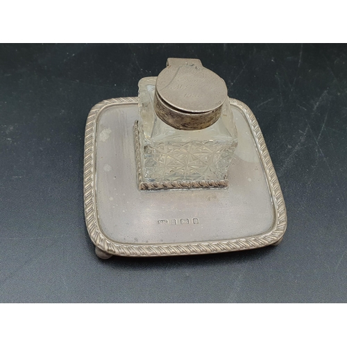 122 - A Victorian silver square Inkwell with gadroon rim on bell feet, Birmingham 1900,  4in