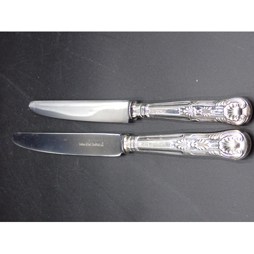 149 - A Set of George IV silver Cutlery, Kings pattern, for six persons, London 1829, maker: Robert Hennel... 