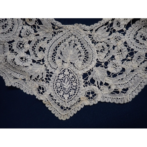 202 - A collection of antique Lace Collars etc