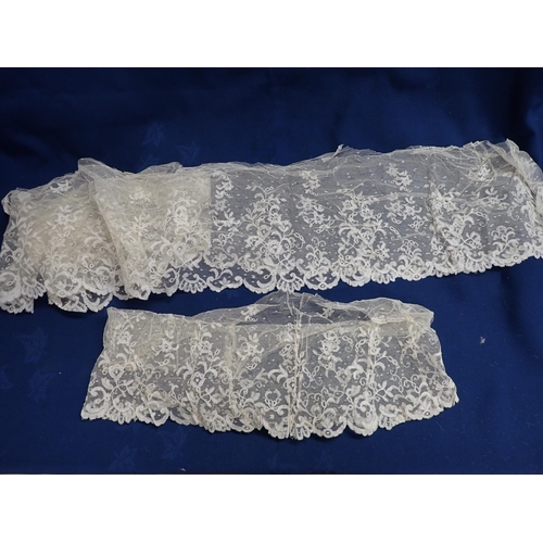 202 - A collection of antique Lace Collars etc