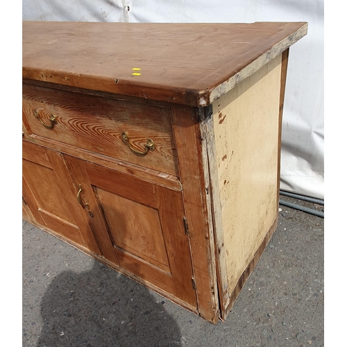 472 - A large Pitch Pine kitchen unit fitted three large drawers above four cupboard doors H3ft 3