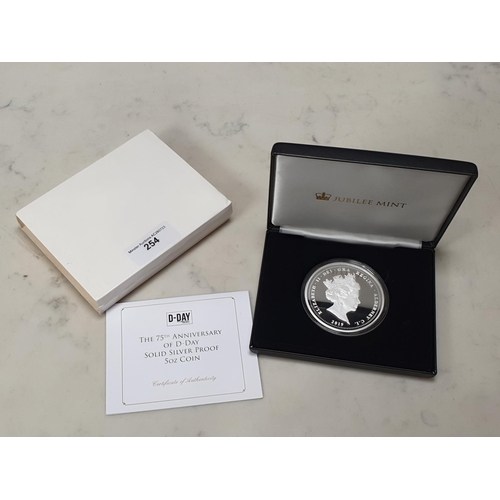 254 - A 75th Anniversary of D-Day, solid silver proof 5oz Coin with certificate of authenticity, boxed