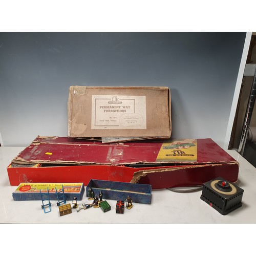 368 - A Trix part Twin Railway Series Railway Set  including locomotive, carriage, Tender etc. and a Hornb... 