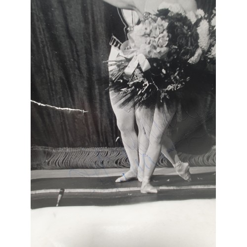 290 - A signed Photograph of Rudolf Nureyev with Natalie Makorova 