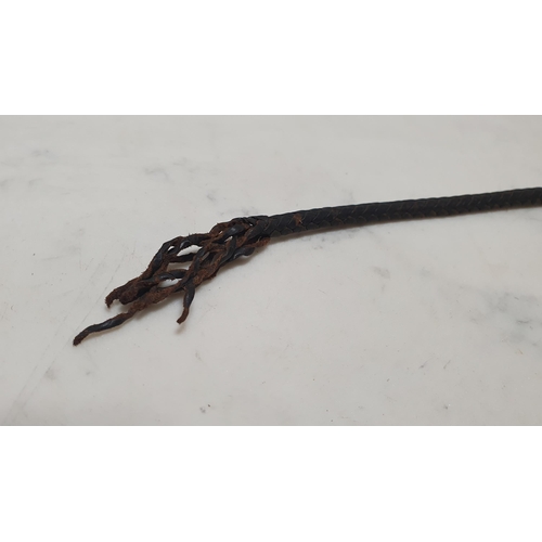 2 - A ladies horn handled Hunting Whip. (R1).