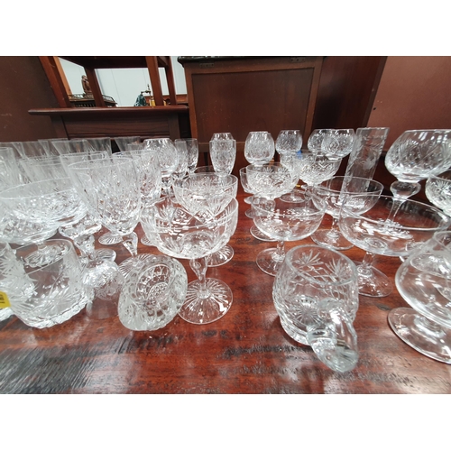 682 - A quantity of cut glass Drinking Glass, Vases, Bowls, etc. (R6)