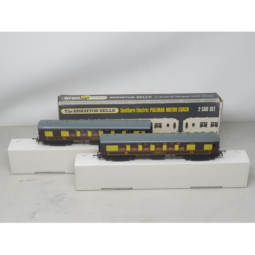 703 - Wrenn 00 gauge W3006/7 Southern Electric Pullman Set, boxed A/F, and a boxed Wrenn W2240 8F 2-8-0 Lo... 