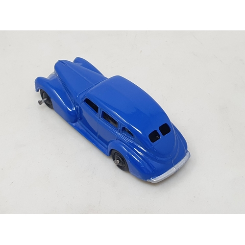 121 - Dinky Toys 39E blue Chrysler, possible repaint