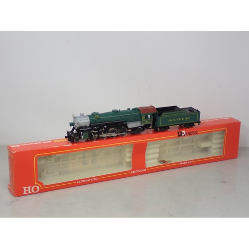 156 - Rivarossi 1230 HO scale 2-8-2 heavy Mikado Locomotive in Southern Railway livery, boxed