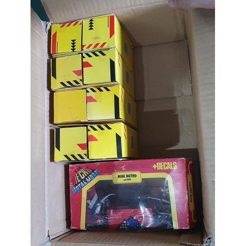 283 - A box of Maisto diecast Cars (R10)