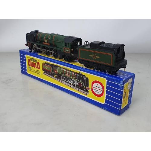 100 - Hornby Dublo 3235 West Country Class Locomotive 'Barnstaple', boxed with packing rings and test tag.... 