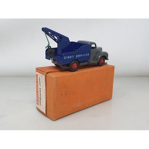 126 - A boxed Dinky Toys 25X grey and dark blue Breakdown Lorry