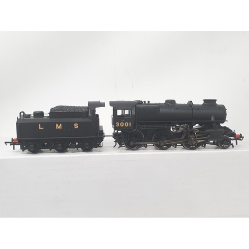 186 - An unboxed Hornby 00 gauge 'Flying Scotsman' Locomotive and an unboxed Bachmann LMS 'Crab' 2-6-0 Loc... 