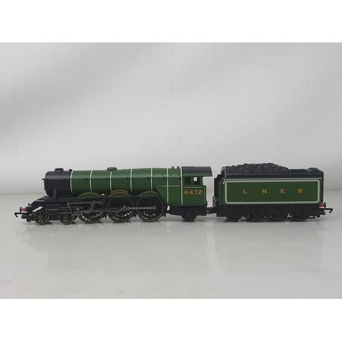 186 - An unboxed Hornby 00 gauge 'Flying Scotsman' Locomotive and an unboxed Bachmann LMS 'Crab' 2-6-0 Loc... 