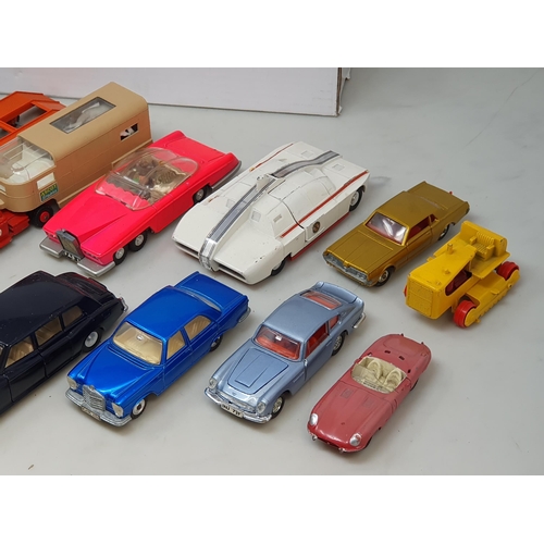 256 - A quantity of unboxed Dinky Toys and Matchbox including Lady Penelope's Fab 1, Aston Martin, Maximum... 