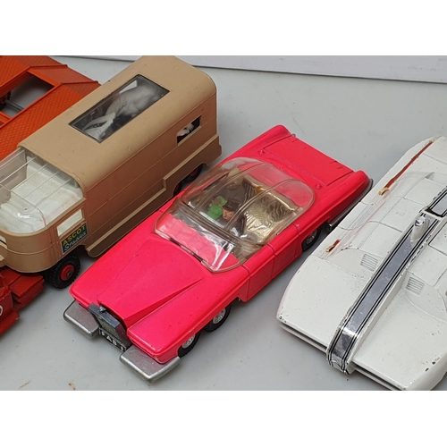 256 - A quantity of unboxed Dinky Toys and Matchbox including Lady Penelope's Fab 1, Aston Martin, Maximum... 