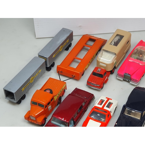 256 - A quantity of unboxed Dinky Toys and Matchbox including Lady Penelope's Fab 1, Aston Martin, Maximum... 