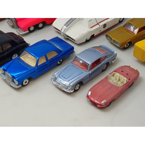 256 - A quantity of unboxed Dinky Toys and Matchbox including Lady Penelope's Fab 1, Aston Martin, Maximum... 