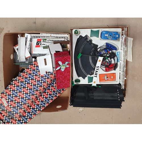 257 - A boxed Scalextric No.31 Set, box lid A/F, and a quantity of Track and Buildings