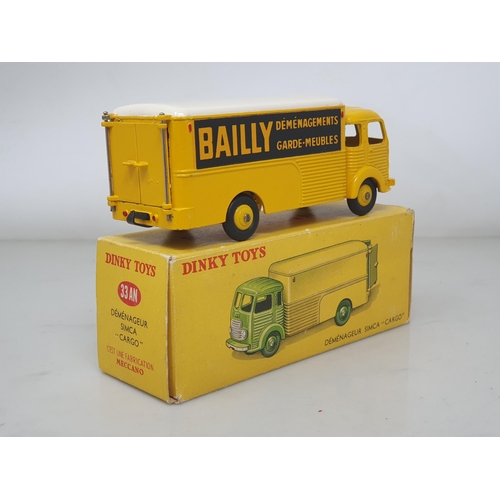 269 - A boxed French Dinky Toys No.33AN Demenageur Simca Cargo