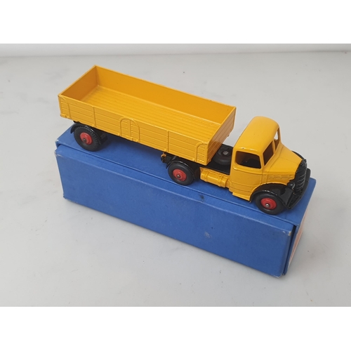 278 - A boxed Dinky Toys No.521 yellow Bedford Articulated Lorry