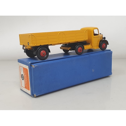 278 - A boxed Dinky Toys No.521 yellow Bedford Articulated Lorry