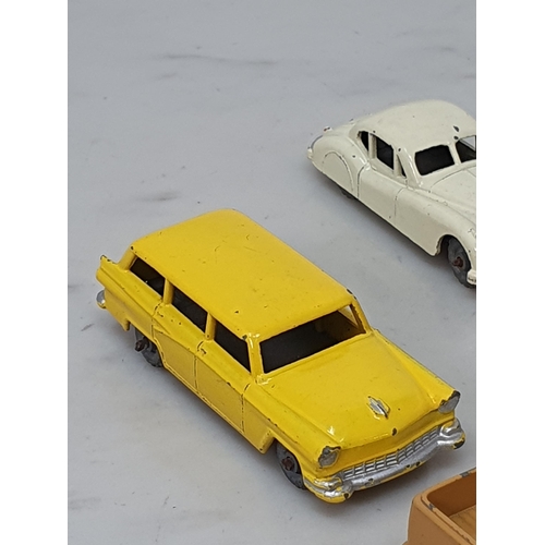 376 - Sixteen Lesney Matchbox early issue Models including Ford Station Wagon, Jaguar 3.4 litre, Astone Ma... 