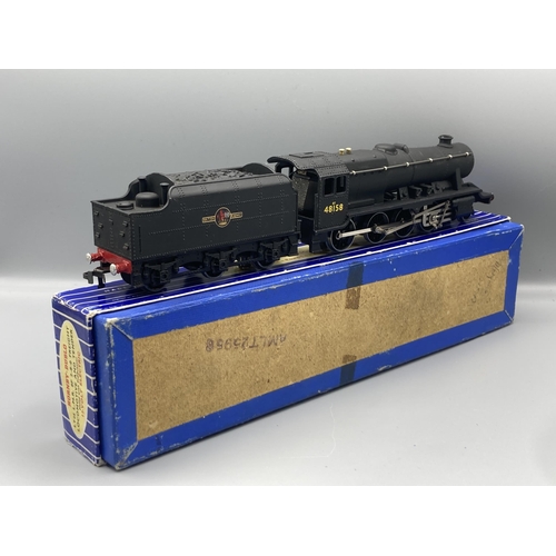 41 - Hornby Dublo LT25 8F 2-8-0 Locomotive in mint condition, has been lightly run, box Ex-plus with oper... 